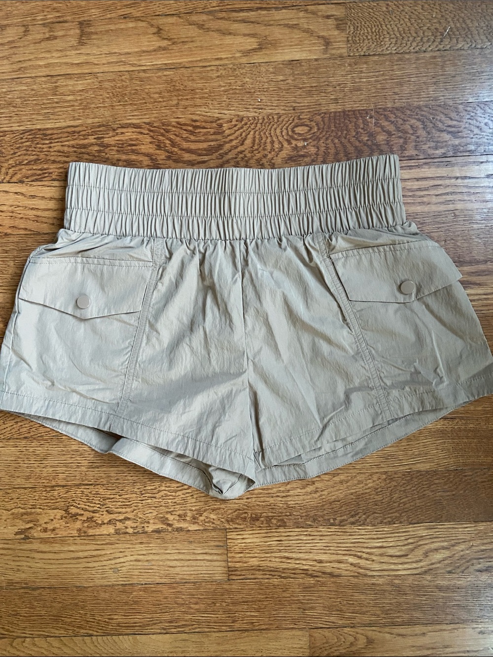 Forever 21 Womens Tan Cargo Athletic Shorts High Waisted‎ Smocked Khaki Size M